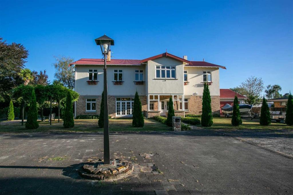 Cambridge Bed & Breakfast | Penmarric House - Self Check-in
