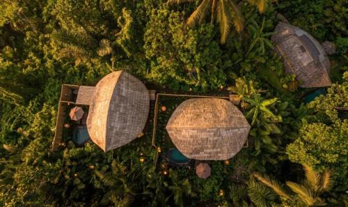 Selat Villa | Phoenix Bamboo House by Ecobreeze