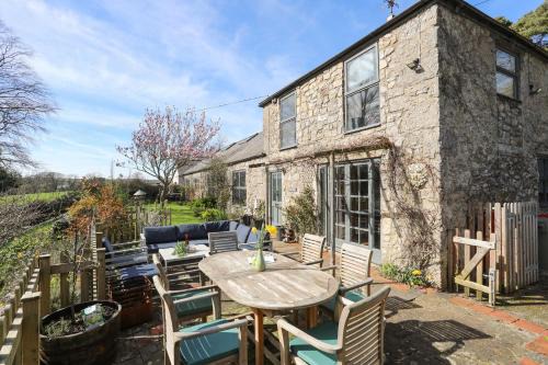 Beaumaris House | Plas Elyn