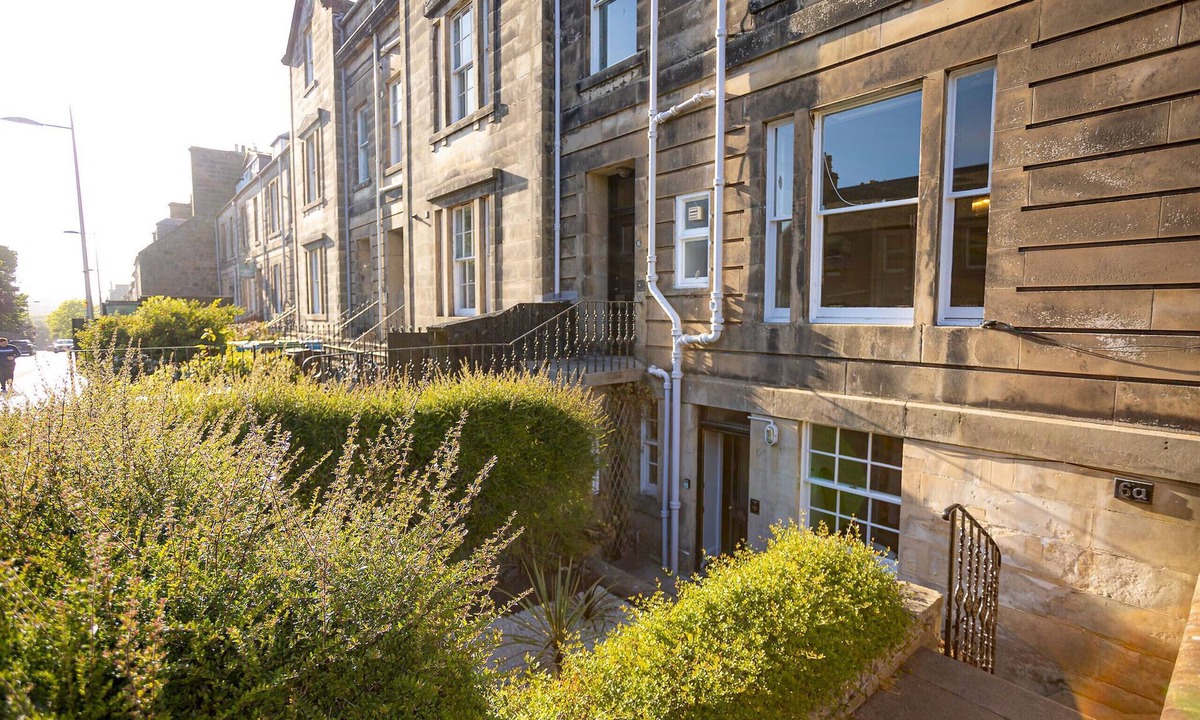 St. Andrews Ski Chalet | Playfair House | 1 min to Old Course | St Andrews