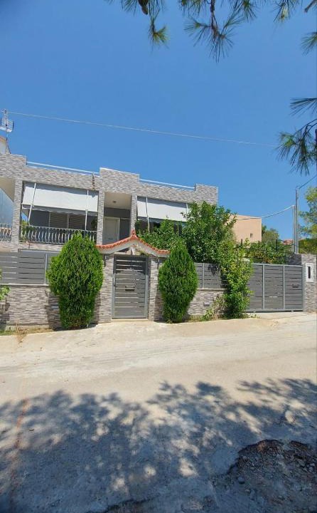 Karakiani Apartment | Plaza House