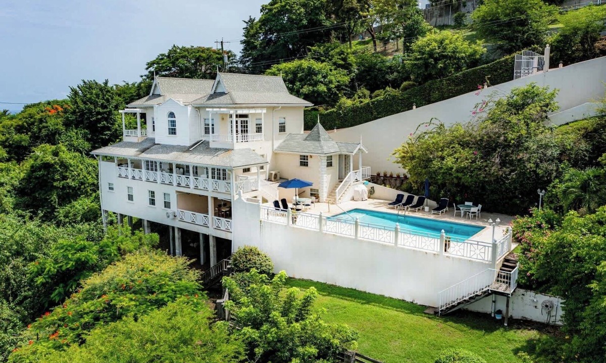 Saline Point Villa | Please Inquire Before Booking – Luxury Villa