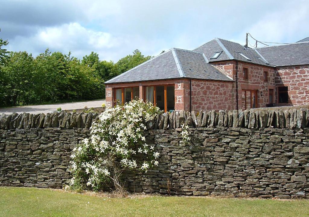 Kirriemuir House | Plovermuir Cottage