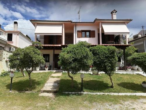 Porto Almira Beachfront | Nikita