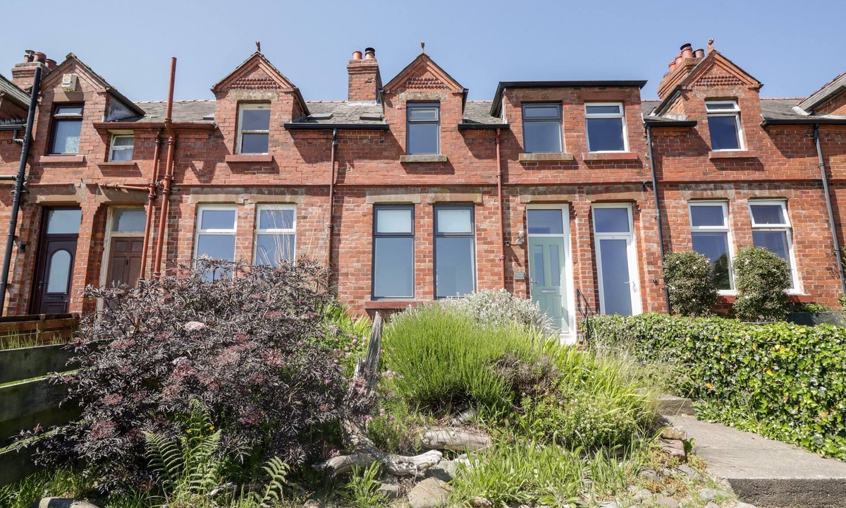 Powfoot House | POW-WOW SHORE COTTAGE, pet friendly, with open fire in Annan
