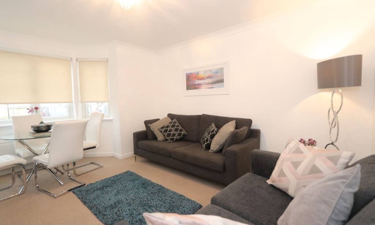 Duloch Apartment | Premium ground floor 2 bedroom apartment - Fast WiFi