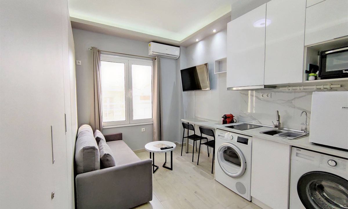Thessaloniki City Centre Condo | Pretty Petitie Fully Equipped City Center Studio