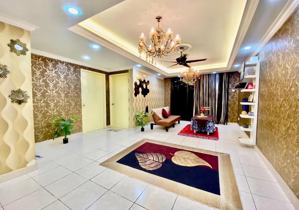 Taman Melati House | Putravilla Condominium Lovely & Spacious with Public Pool