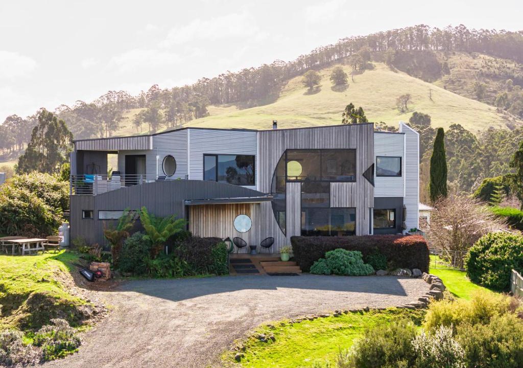 Dover House | Quarry Hill Lookout