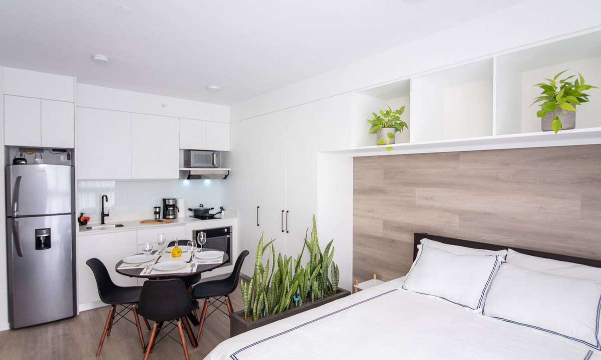 Barrio Escalante House | Quiet Gorgeous Queen Bed Studio + Jacuzzi