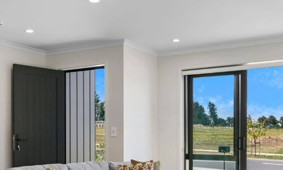 Wharewaka House | Quiet Modern Haven