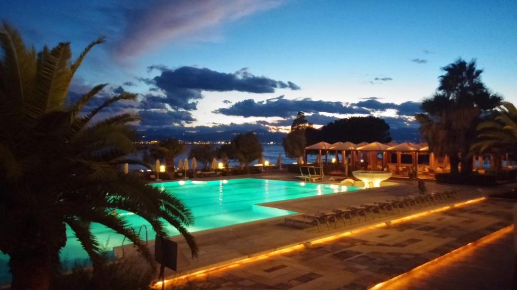 Loutraki-Agioi Theodoroi Hotel | Ramada Loutraki Poseidon Resort