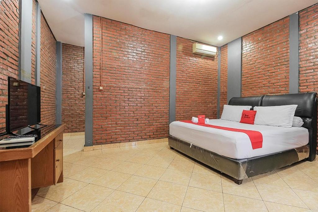 Ragunan House | RedDoorz Plus At Ampera Raya