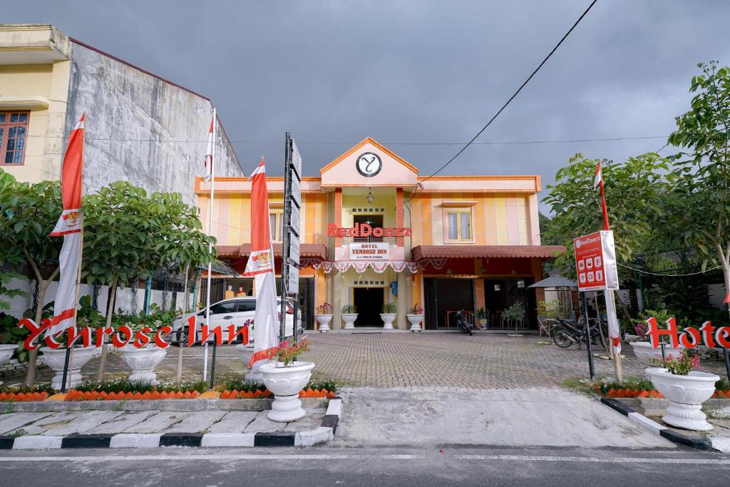 Sibolga Hotel | RedDoorz Plus @ Jalan FL Lumban Tobing Sibolga