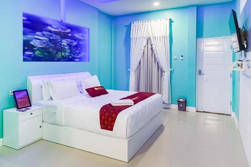 Sibolga Hotel | RedDoorz Premium Hotel Sopo Holong Sibolga