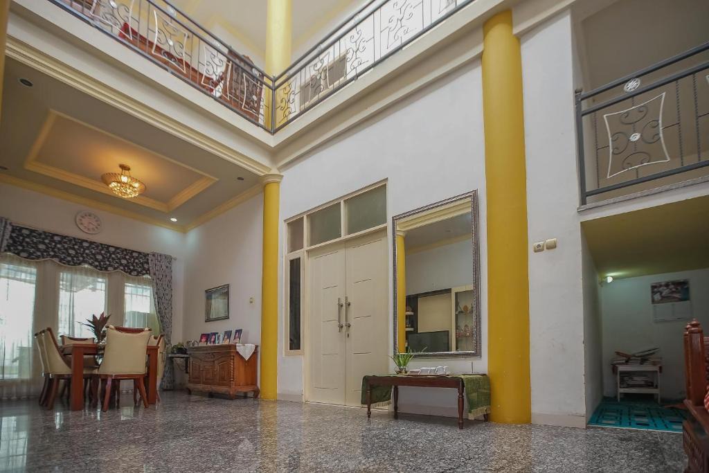 Banjarbaru House | RedDoorz Syariah near Museum Lambung Mangkurat 2