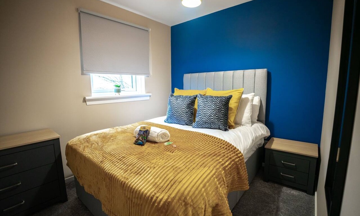 Coatbridge Apartment | Refreshing Modern Apartment in Coatbridge