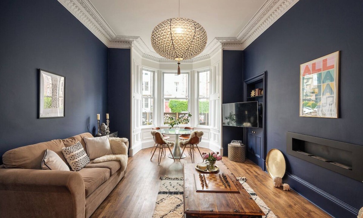 Marchmont Apartment | Relax in this stylish flat in the lovely Marchmont area, walk to city centre