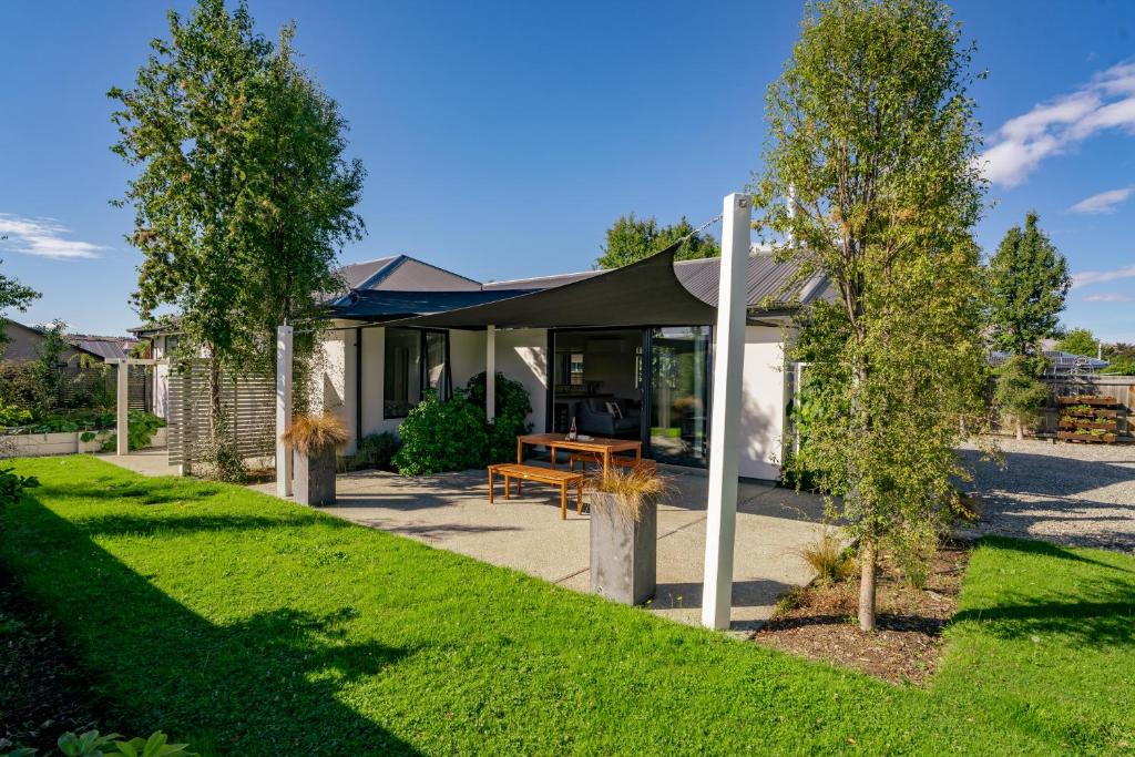 Albert Town House | Relax on Snowberry - Wanaka Holiday Home