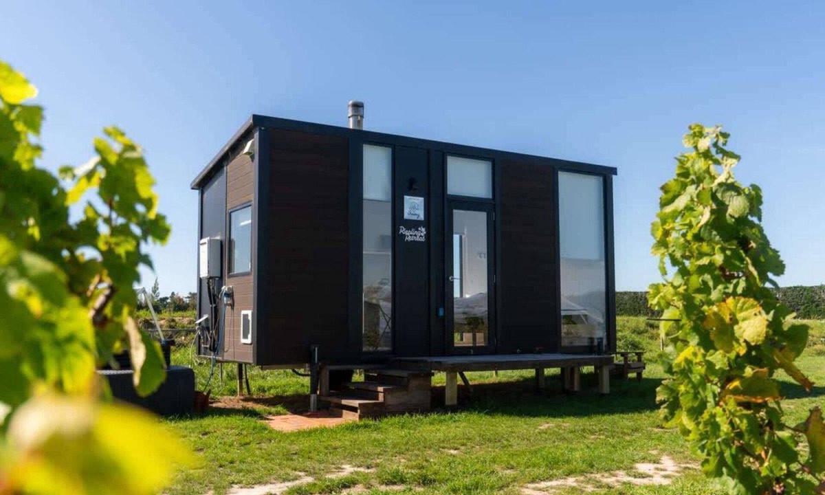 Burnham House | Riesling Cabin by Tiny Away