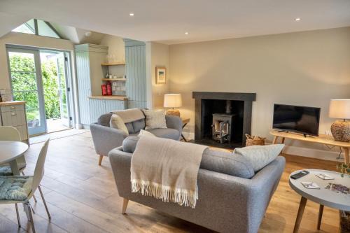 Comrie House | Riverside Cottage