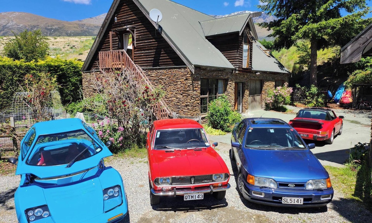 Arrow Junction Ski Chalet | Riverside Retreat in beautiful Arrow Junction