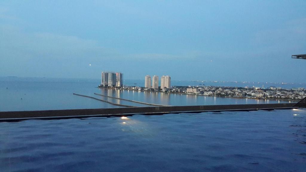 Pluit Apartment | Robert's Condominium