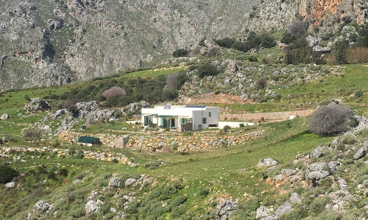 Fragkokastello House | Rocky Mountain Way
