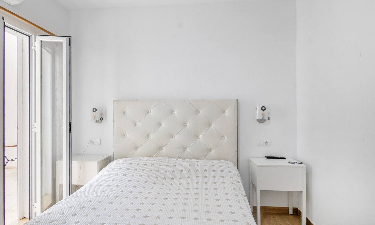Es Figueral Beach Apartment | Room 'Doble - 4' with Mountain View, Wi-Fi and Air Conditioning