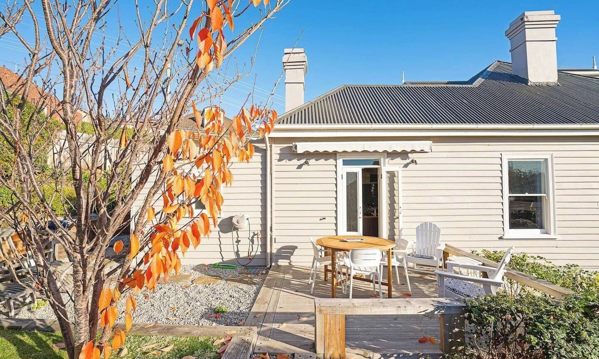 West Hobart House | Rose Cottage Charming Haven near CBD and Waterfront