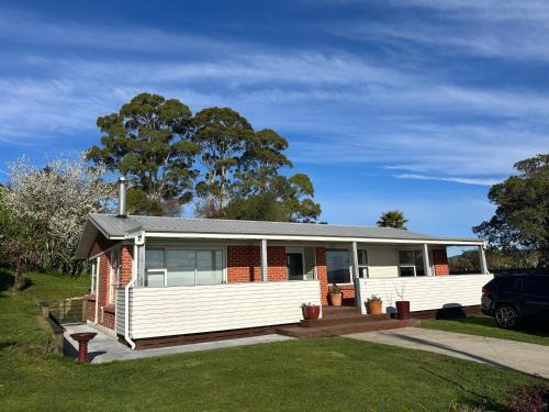 Owhata House | Rotorua Lakes Cottage