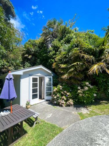 Ruby Bay House | Ruby Bay Beach Sleepout - 30 mins from Abel Tasman