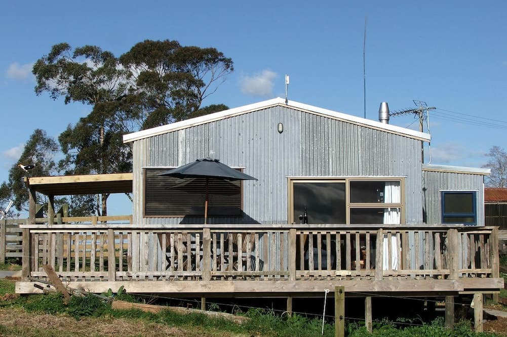 Te Miro House | Rustic Cottage Getaway on a Working Farm in Cambridge, New Zealand