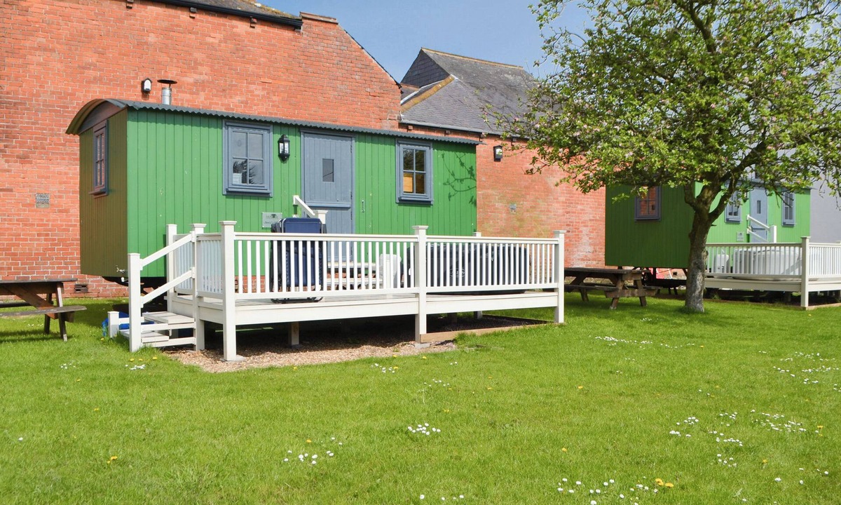 Wigton Cottage | Ryan's Shepherd Hut - UK43565