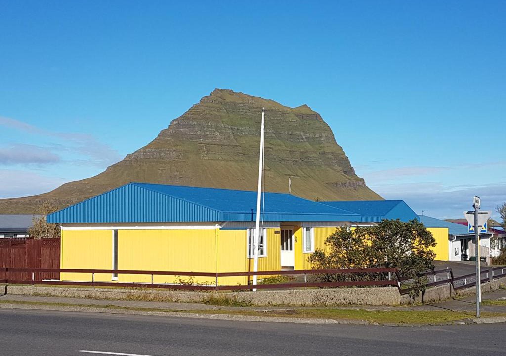 Grundarfjordur Apartment | Sæból/Ocean Lair