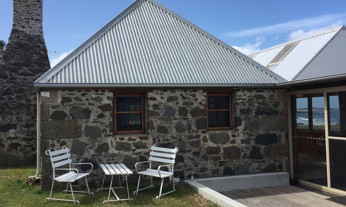 Little Swanport House | Saltworks Beach House - fun with family & friends