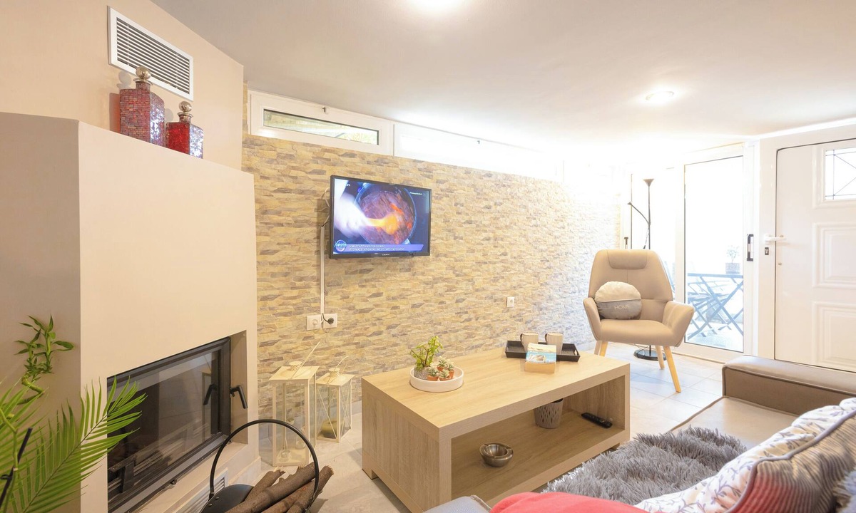 Marathon Apartment | Santa Barbara lux studio in Marathonas