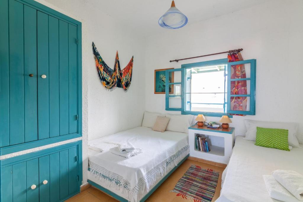 Sissi Apartment | Sea view Cycladic Style House Steps to Sea