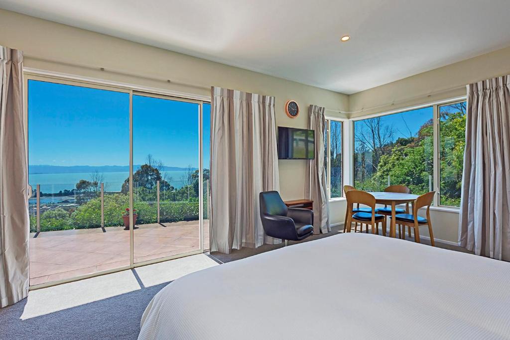 Britannia Heights Apartment | Seabreeze Nelson Studio Apartment