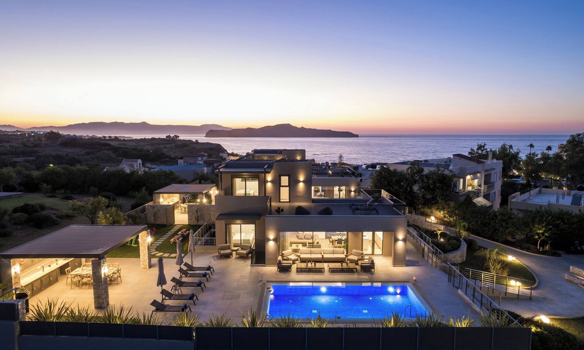 Kato Galatas Villa | Seafront Luxury Villa Chania ✦ Heated Pool Jacuzzi Sauna Gym ✦Sleeps 10–12