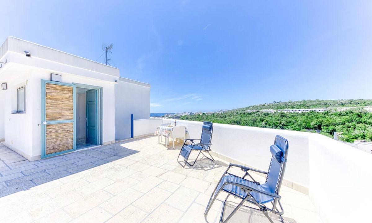 Castro Marina Apartment | Seafront Studio with Balcony in Castro di Lecce