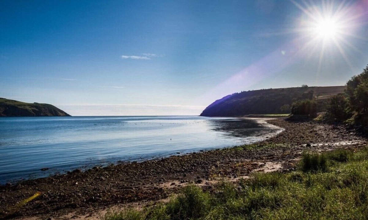 Cromarty Cottage | SEASHELL COTTAGE, family friendly, with a garden in Cromarty