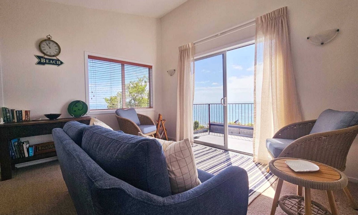 Collingwood Apartment | Seaside Sanctuary: A Secluded Coastal Escape