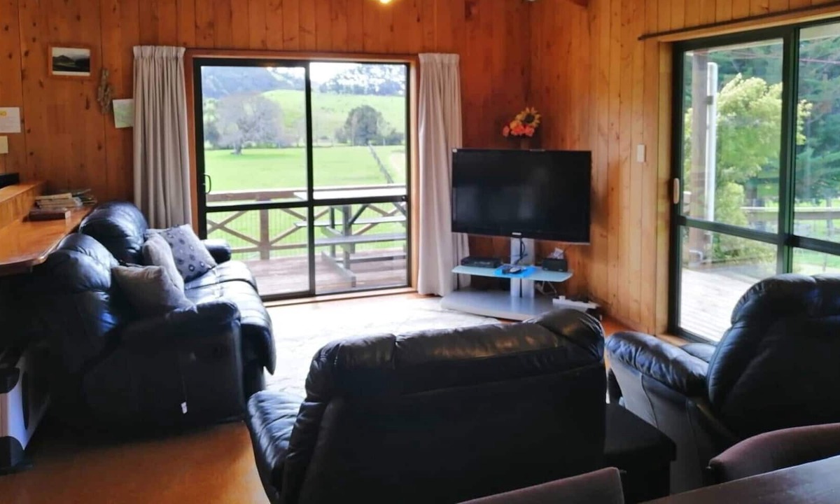 Colville House | Self Contained House @ White Star Station Colville