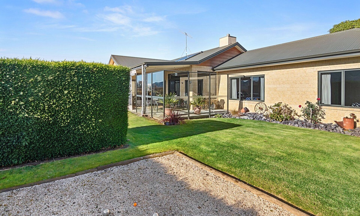 Spring Creek House | Selmes Sanctuary - Blenheim Holiday Home