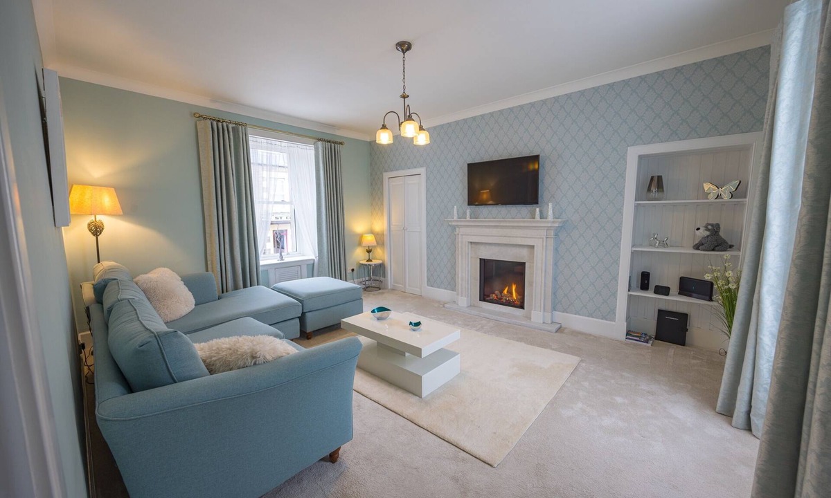 Thurso House | Short Walk to the Beach - 2 Guests - Free Parking