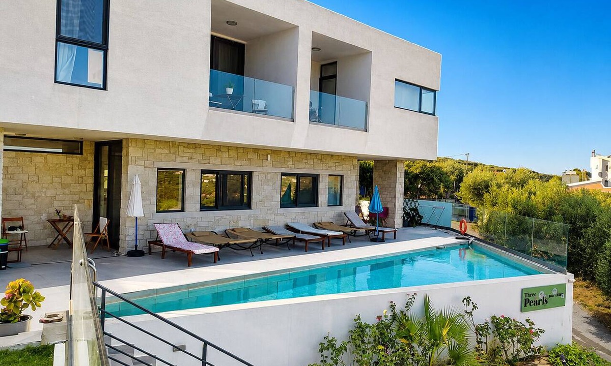 Polemarchi Apartment | Silver Cozy Getaway - 3 Pearls Pool Retreat