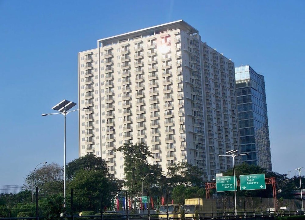 Jakarta Hotel | Simply Strategic and Homey Studio Signature Park Tebet Apartment