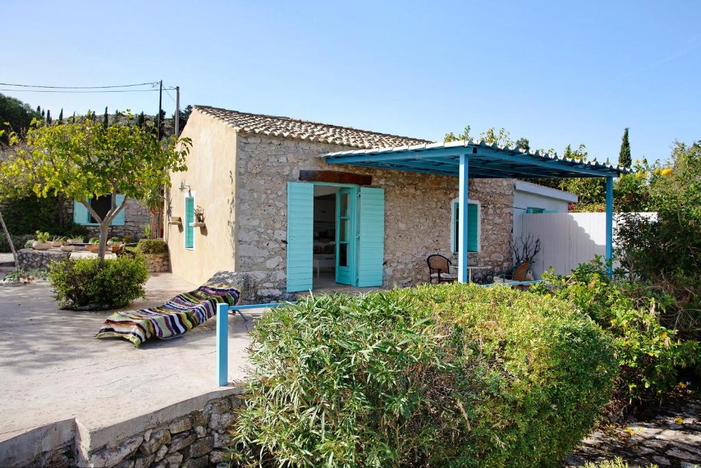 Korithi House | Sira Stonehouse l
