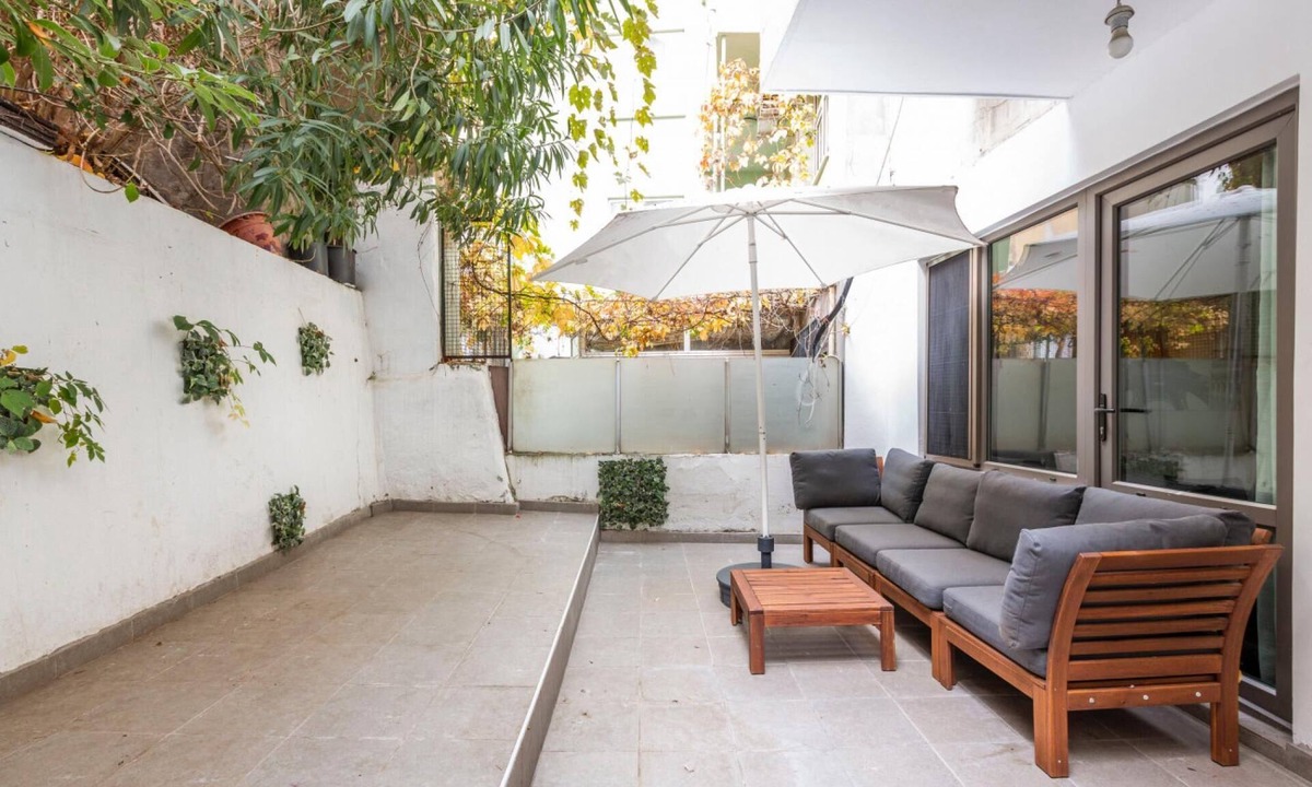 Macka Apartment | Sleek and Central Flat with Backyard in Besiktas